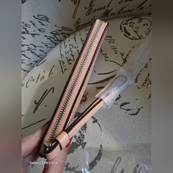 COACH Zip Wristlet In Faded Blush NWT - Picture 7 of 12